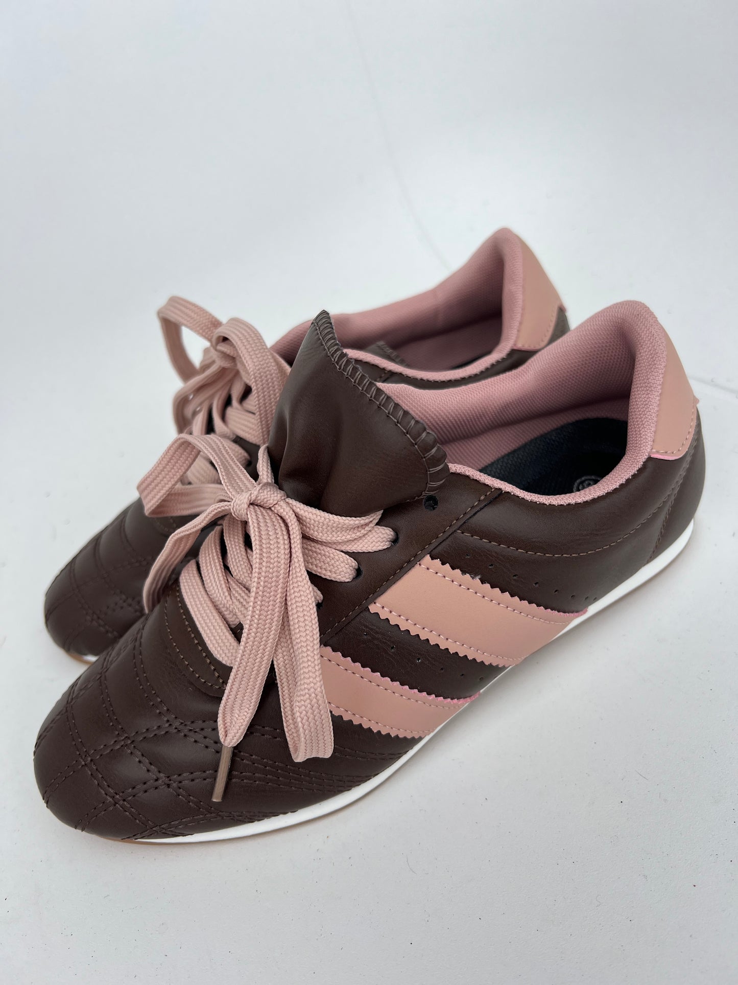 SNEAKERS ESTELLE (komt terug)