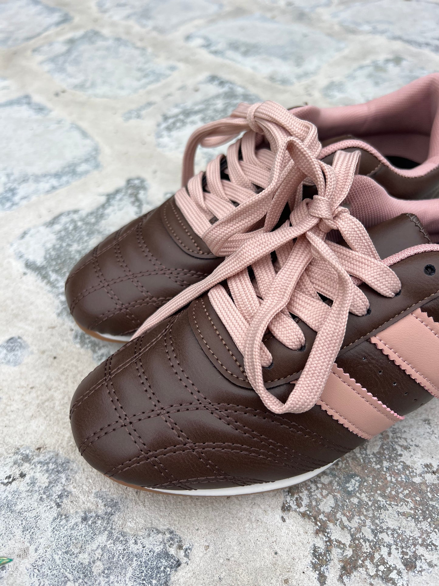 SNEAKERS ESTELLE (komt terug)