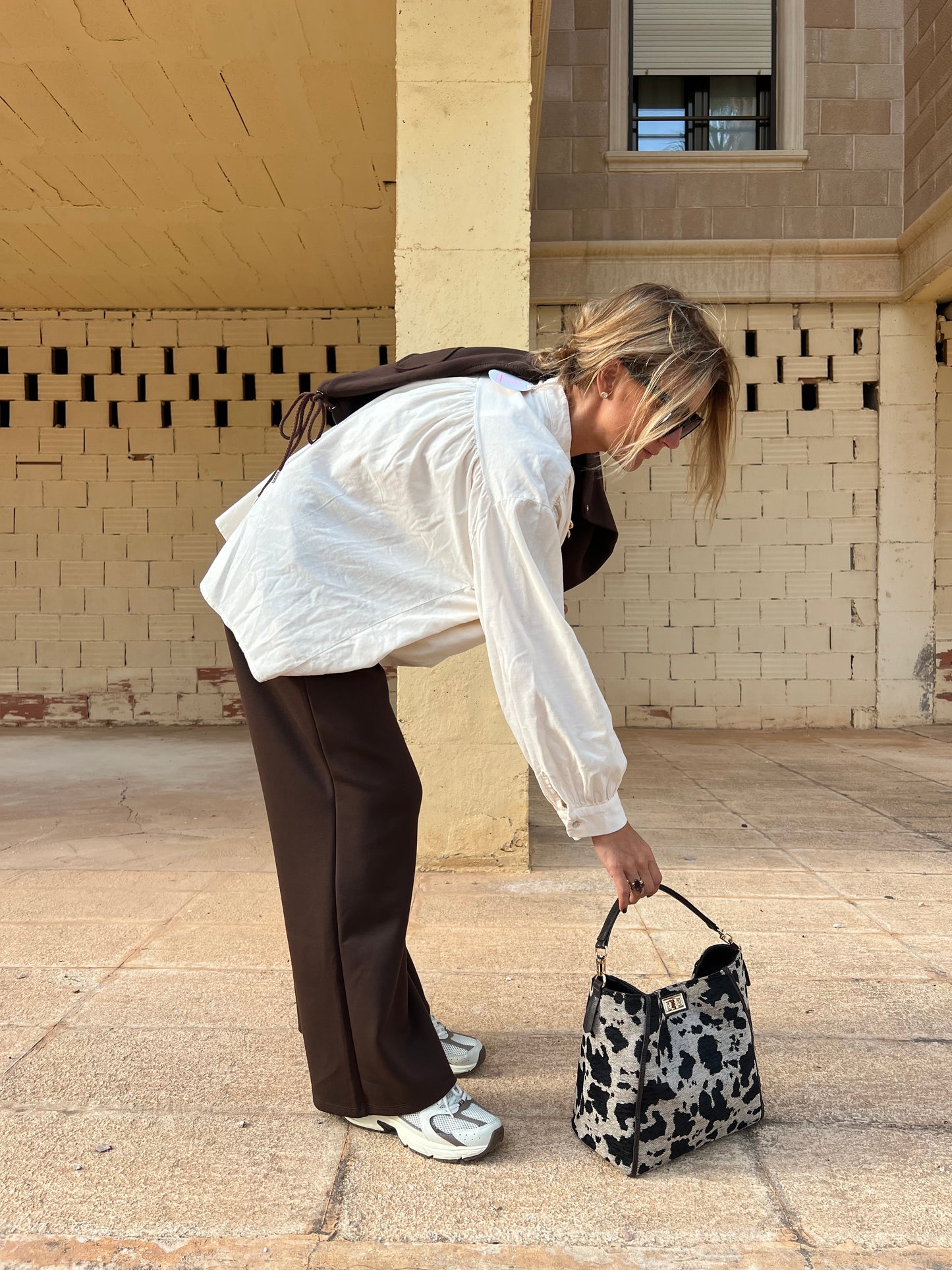 COW BAG BLACK