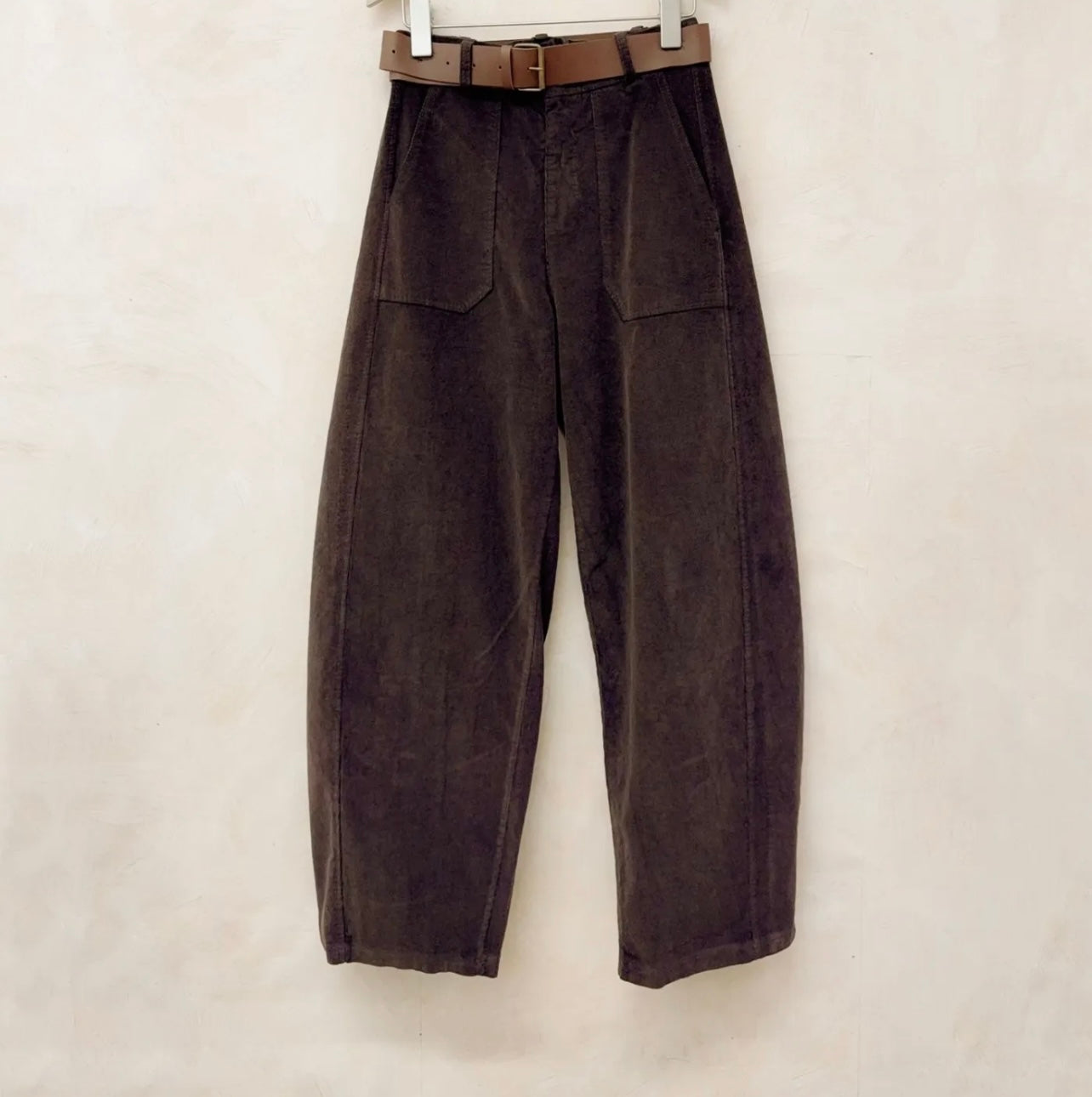 BARREL PANTS VELOURS CHOCO new