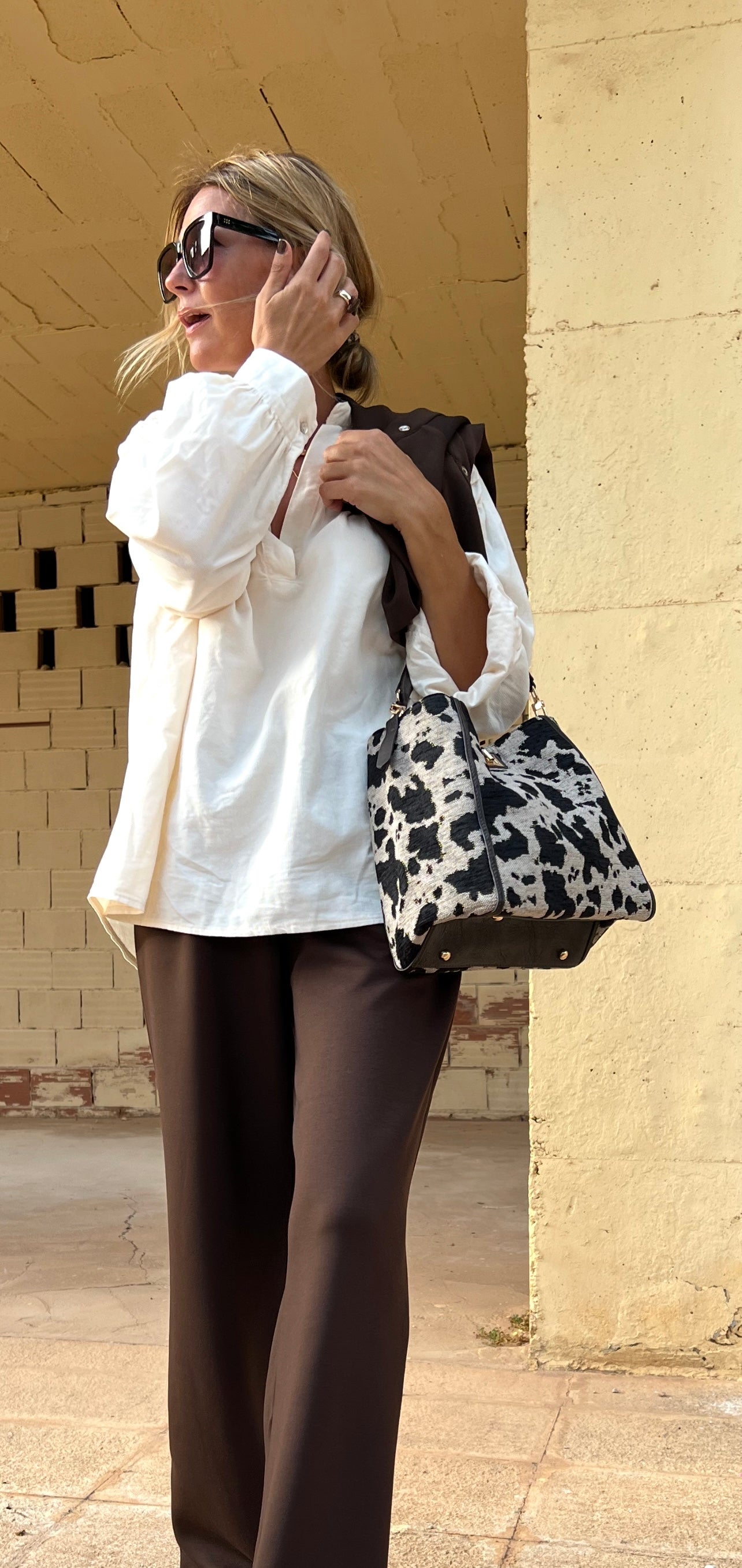 COW BAG BLACK