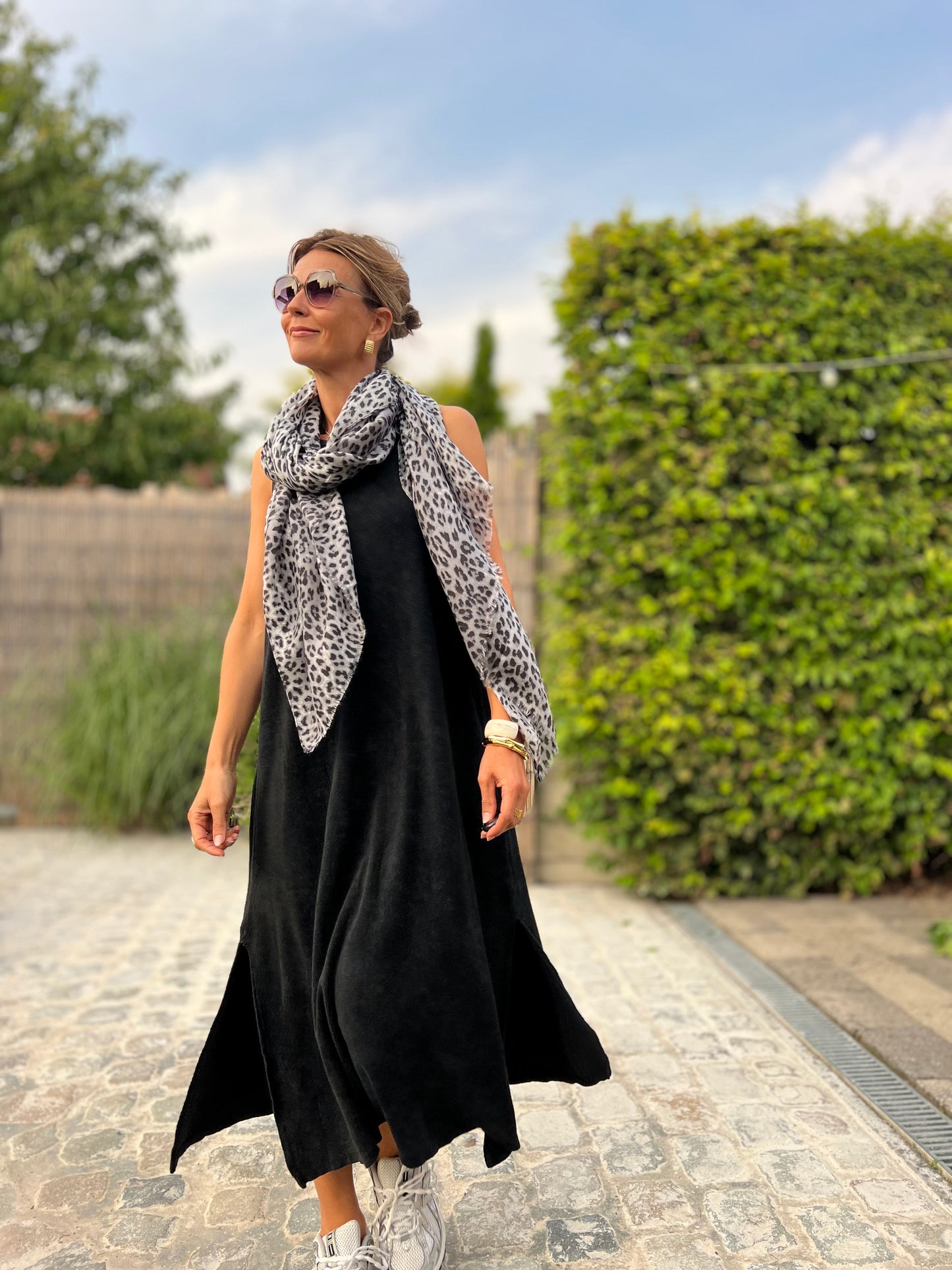 SPONGE DRESS BLACK