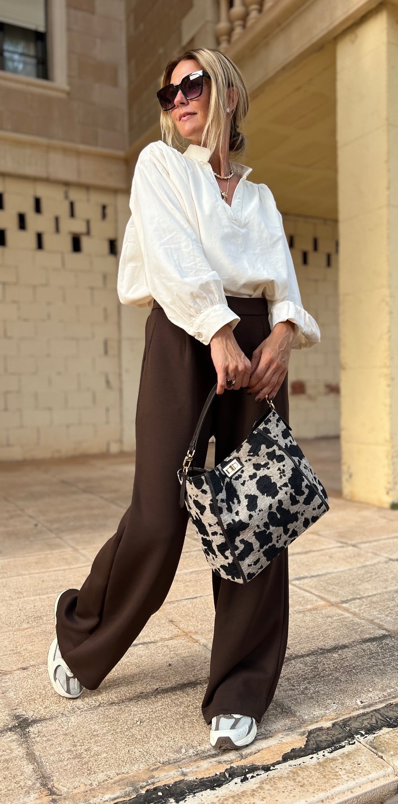 COW BAG BLACK