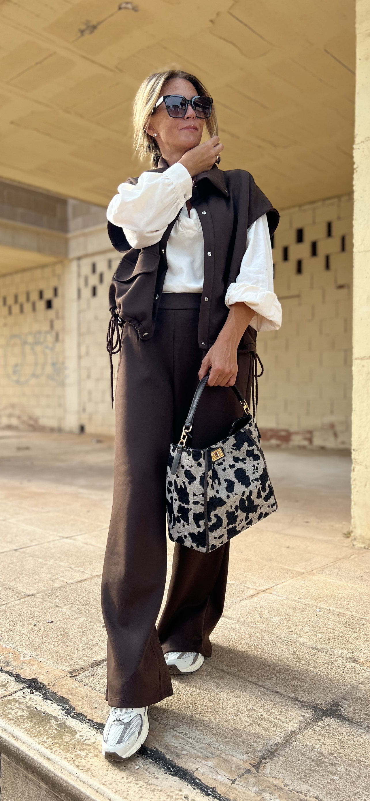 COW BAG BLACK