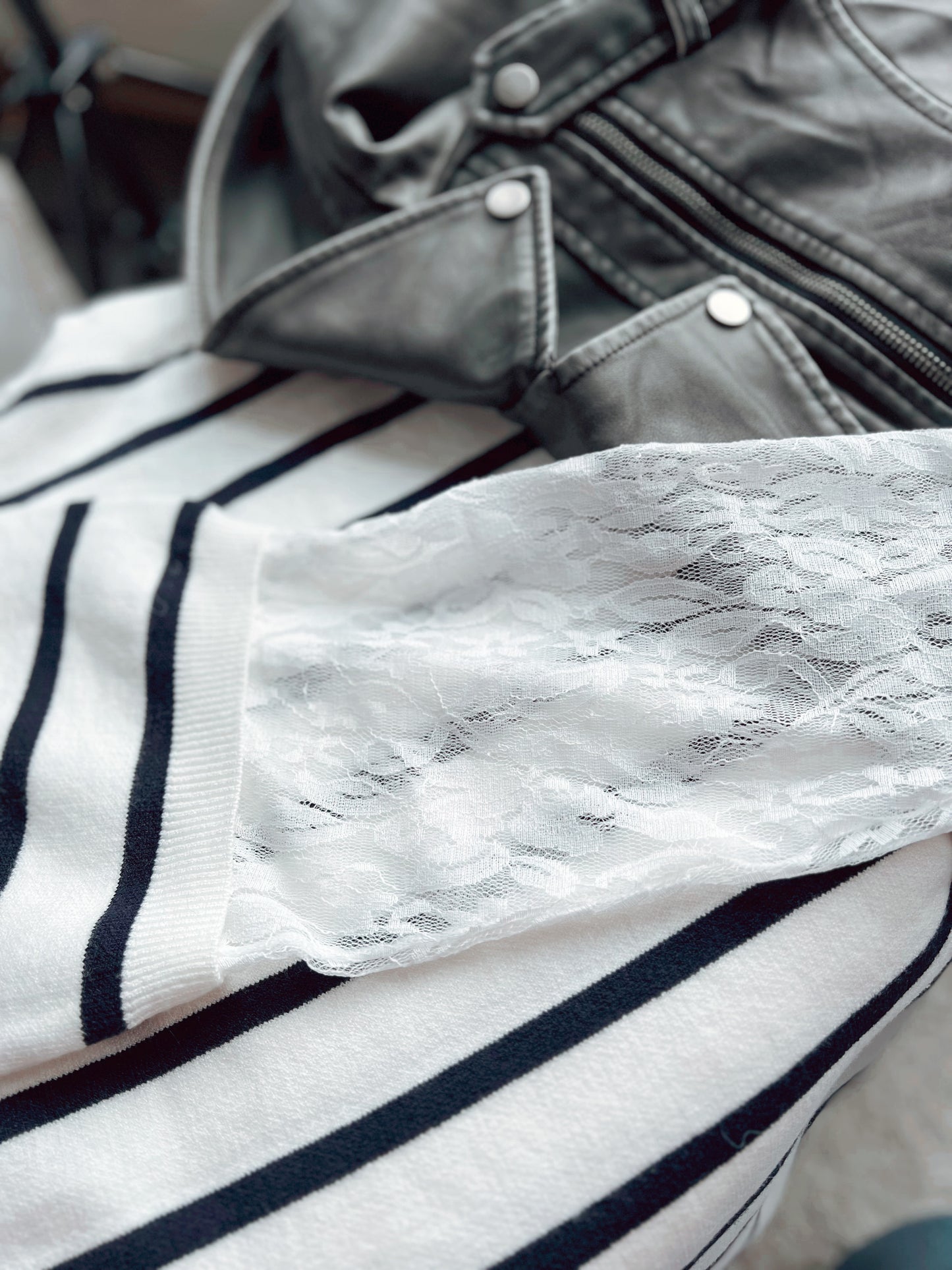 STRIPE LACE SHIRT