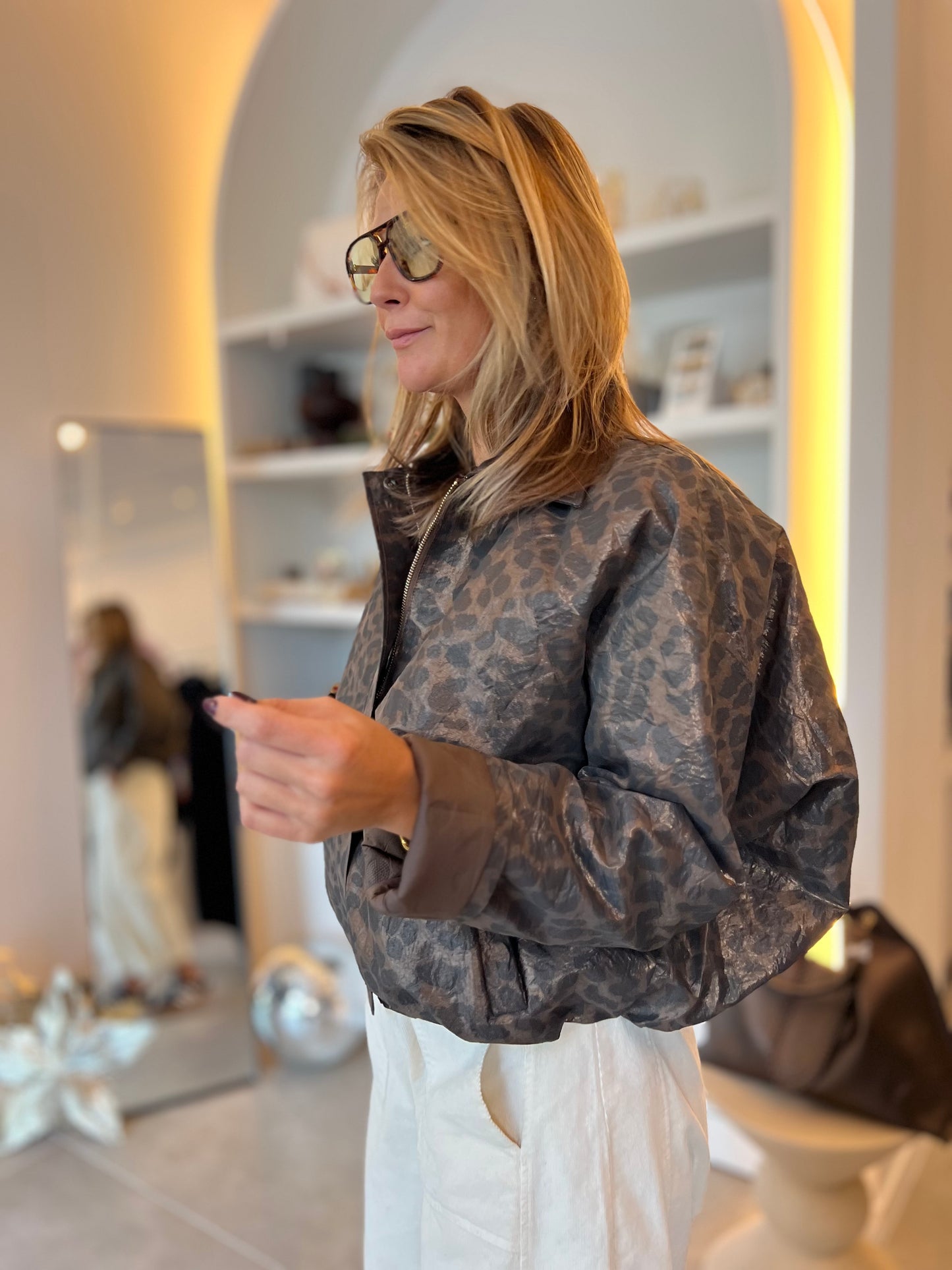 SOFT METALLIC LÉO BOMBER JACKET