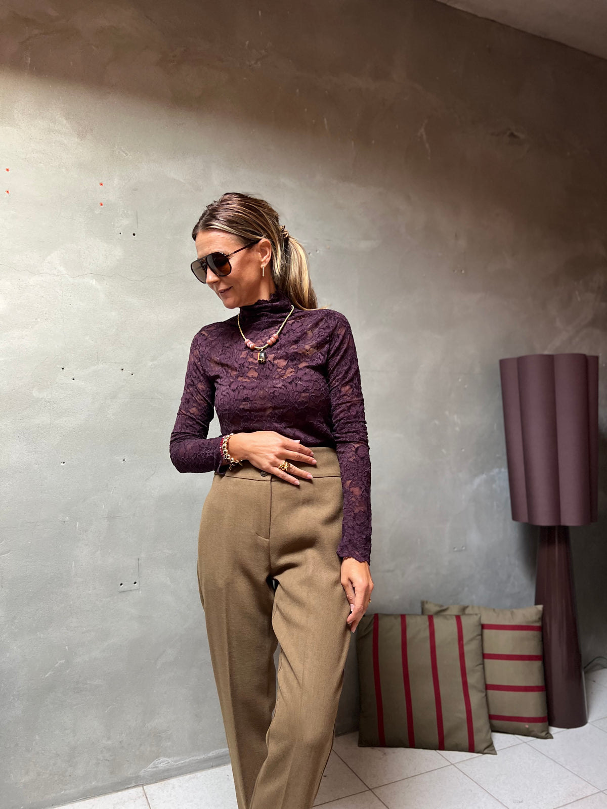 BURGUNDY LACE TOP
