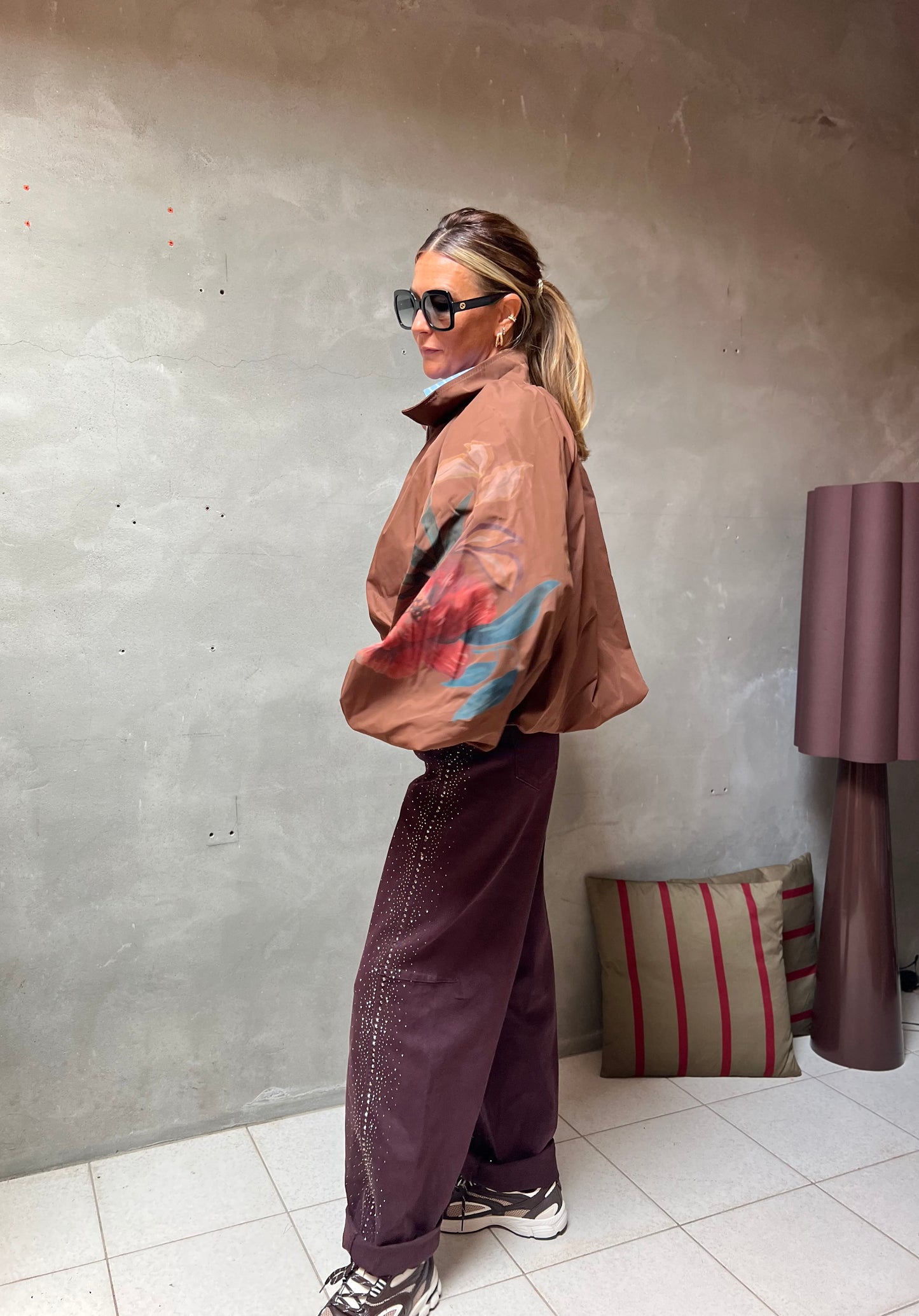 LEONIE BOMBER CAMEL FLORAL