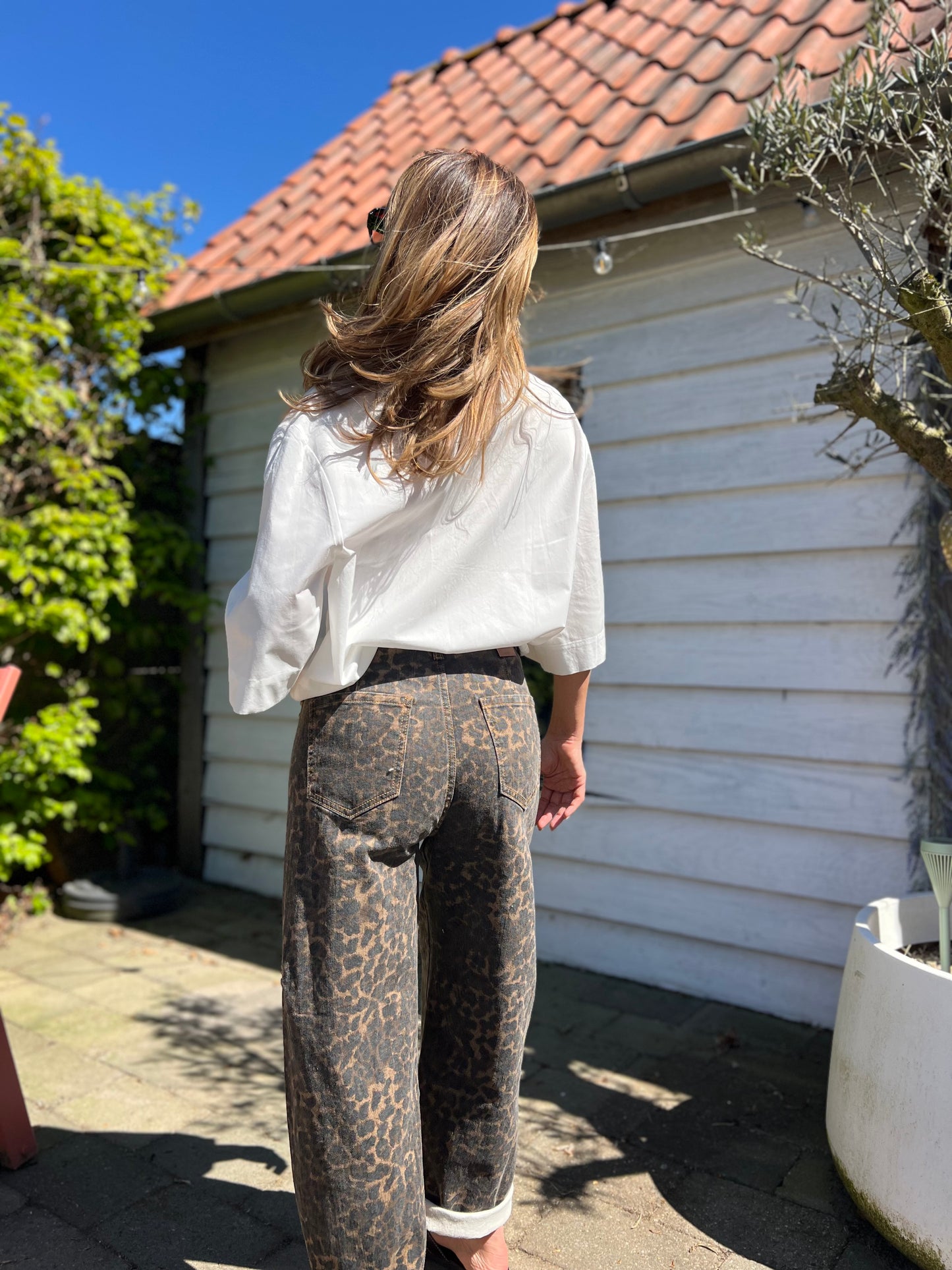 WHITE SEQUIN ANIMAL BLOUSE