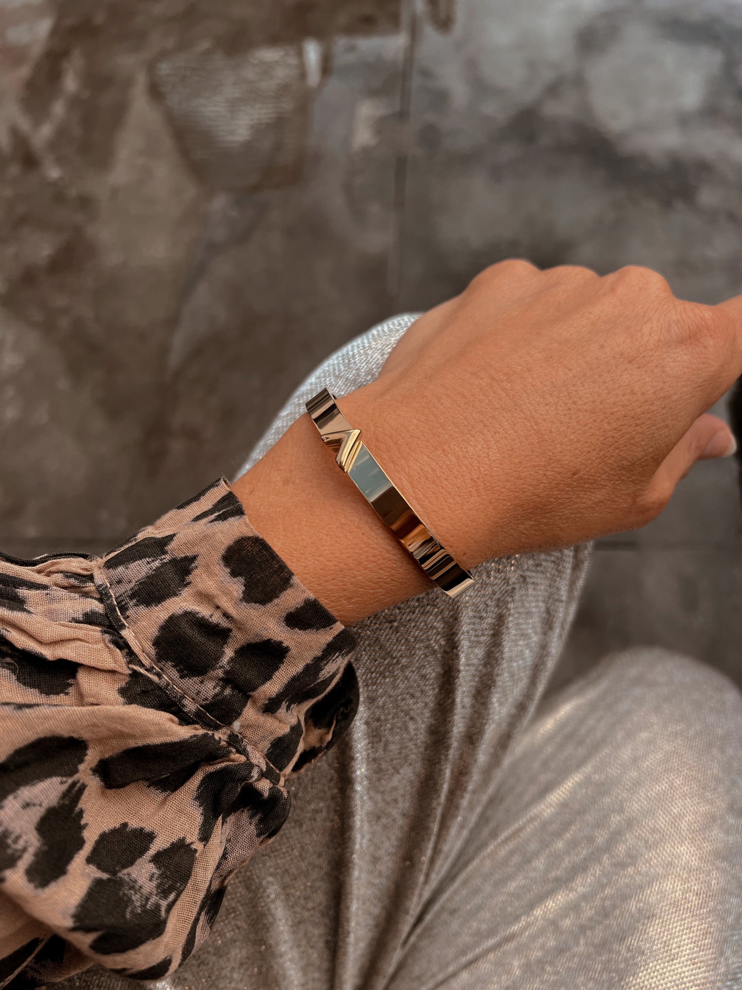 V-CUFF BRACELET