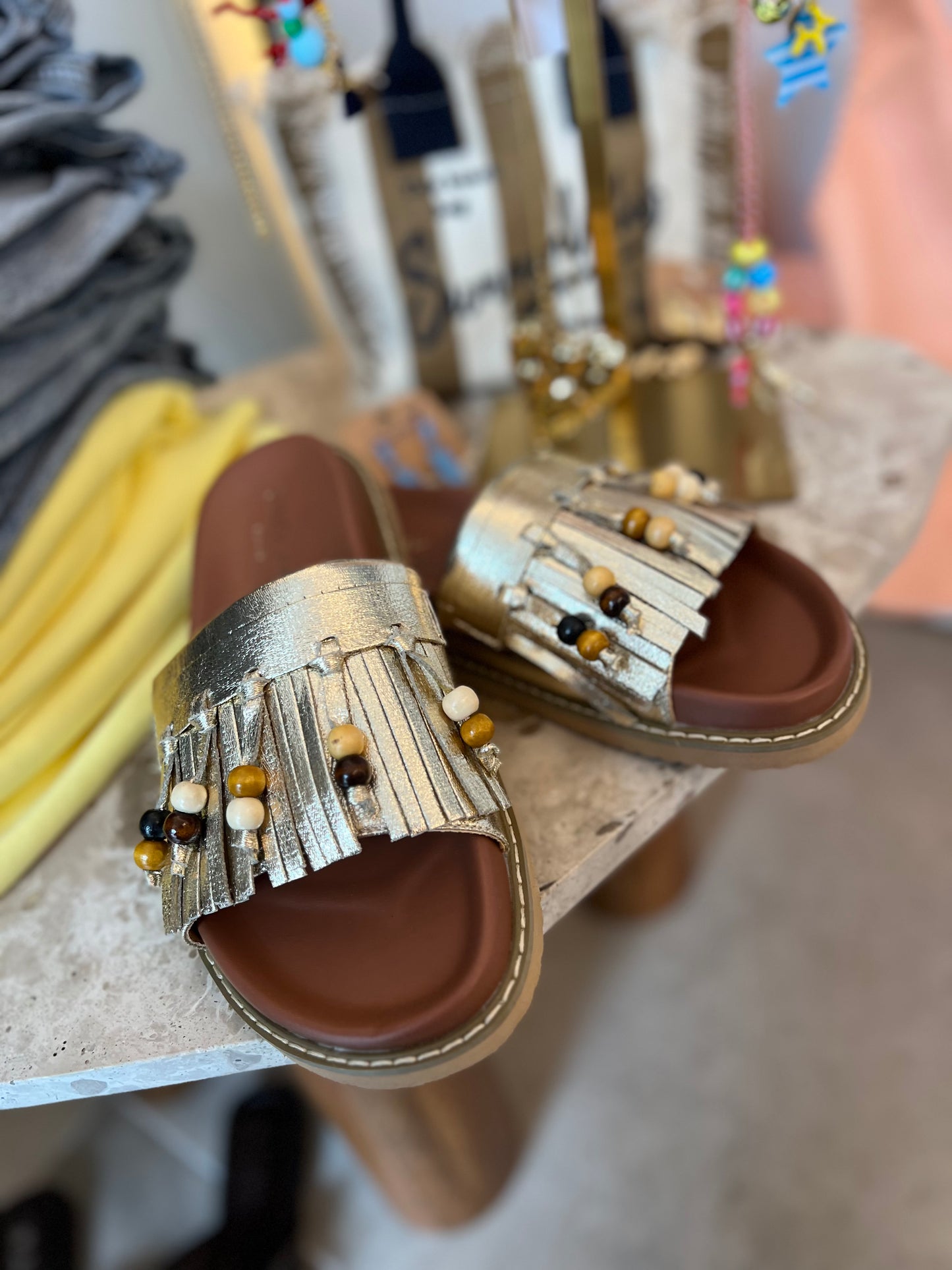BACHA SLIPPERD GOLD
