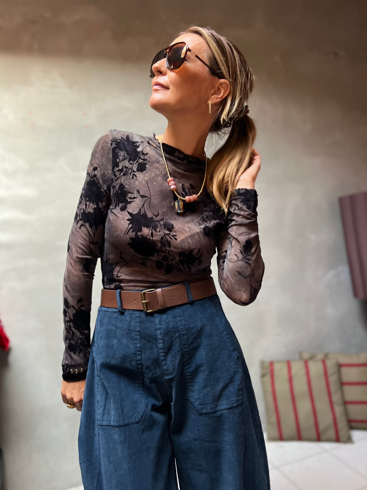 TOP BLACK