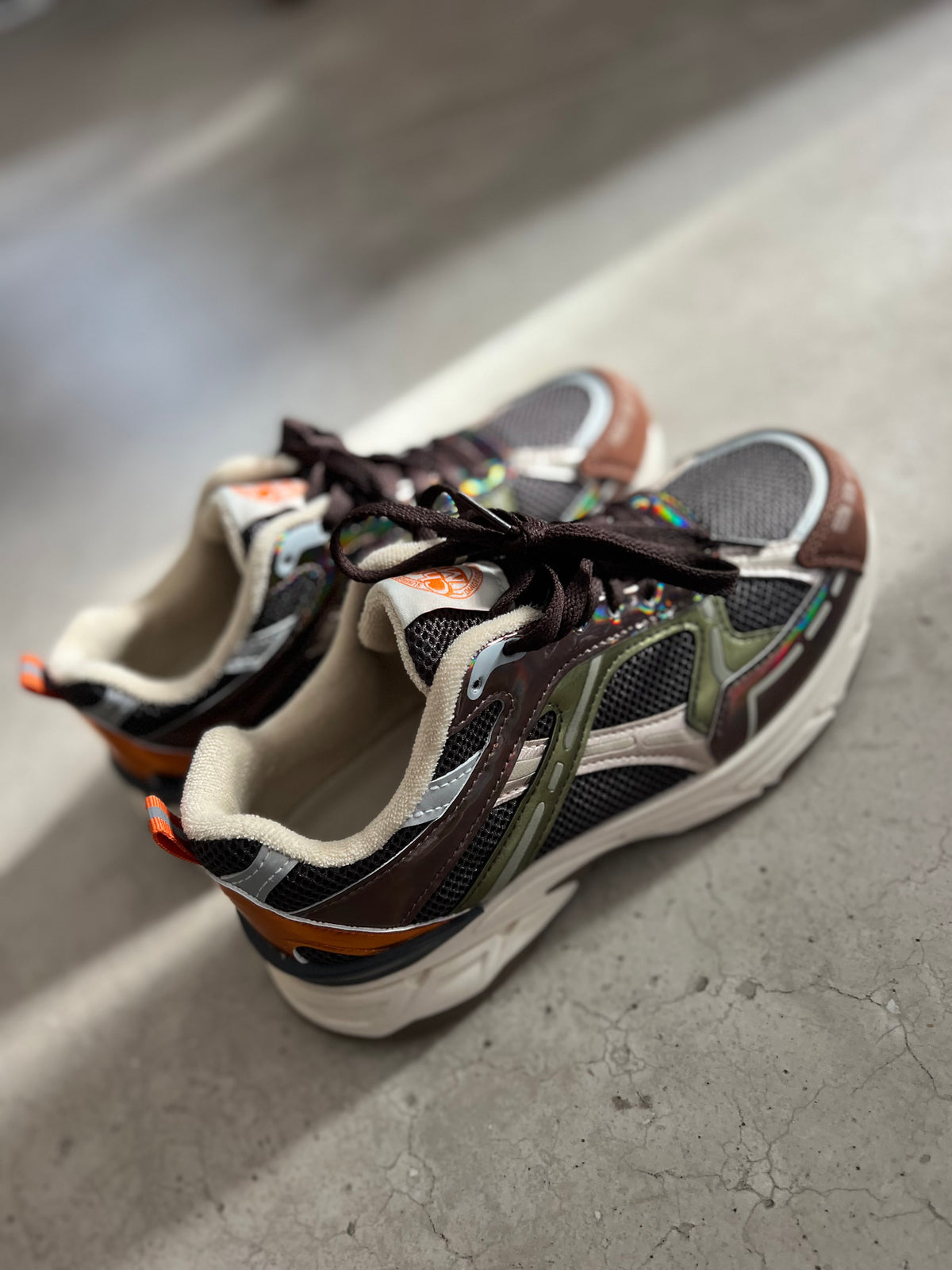 YURA RUNNER SNEAKERS 🤎🫒