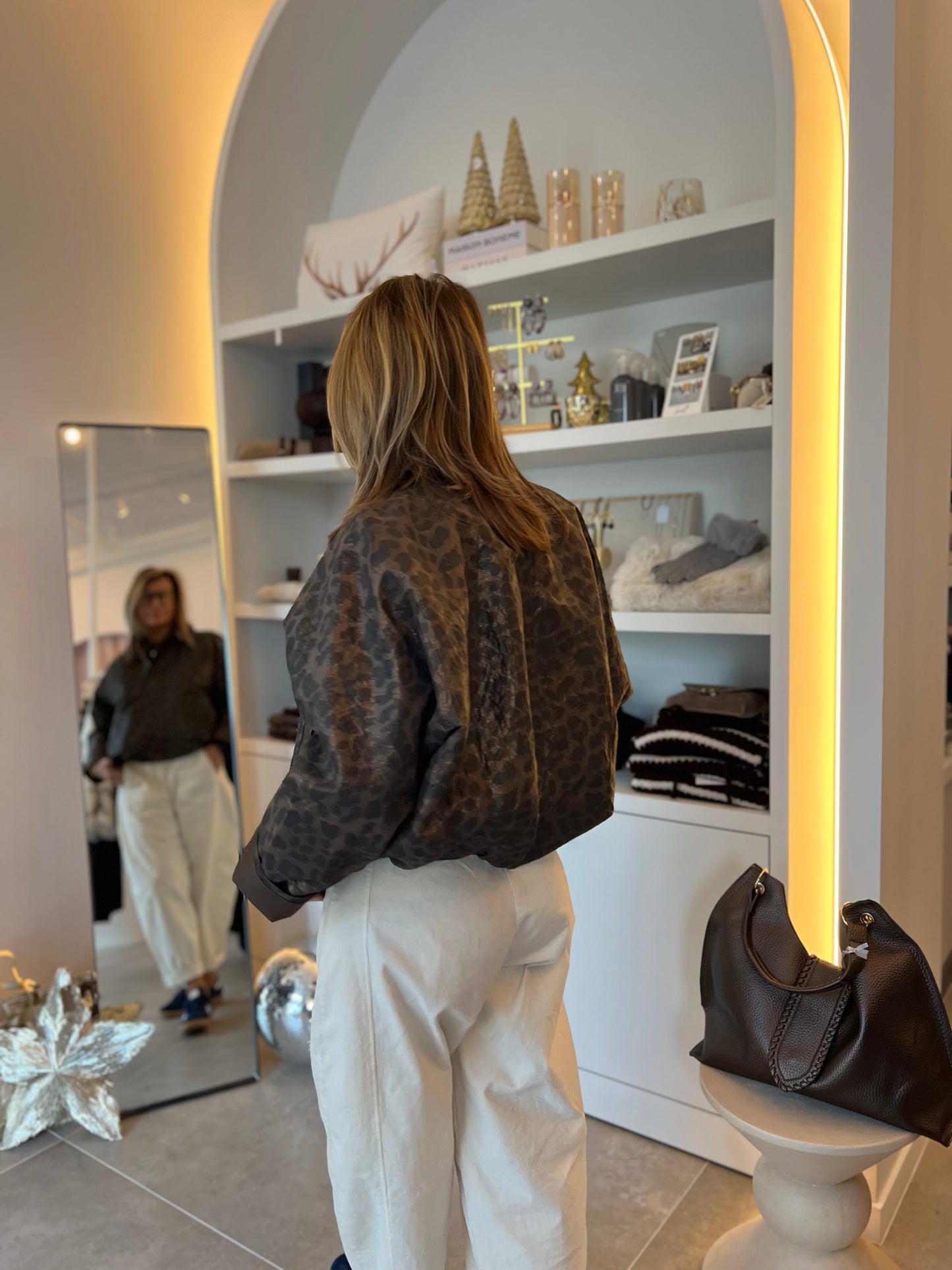 SOFT METALLIC LÉO BOMBER JACKET