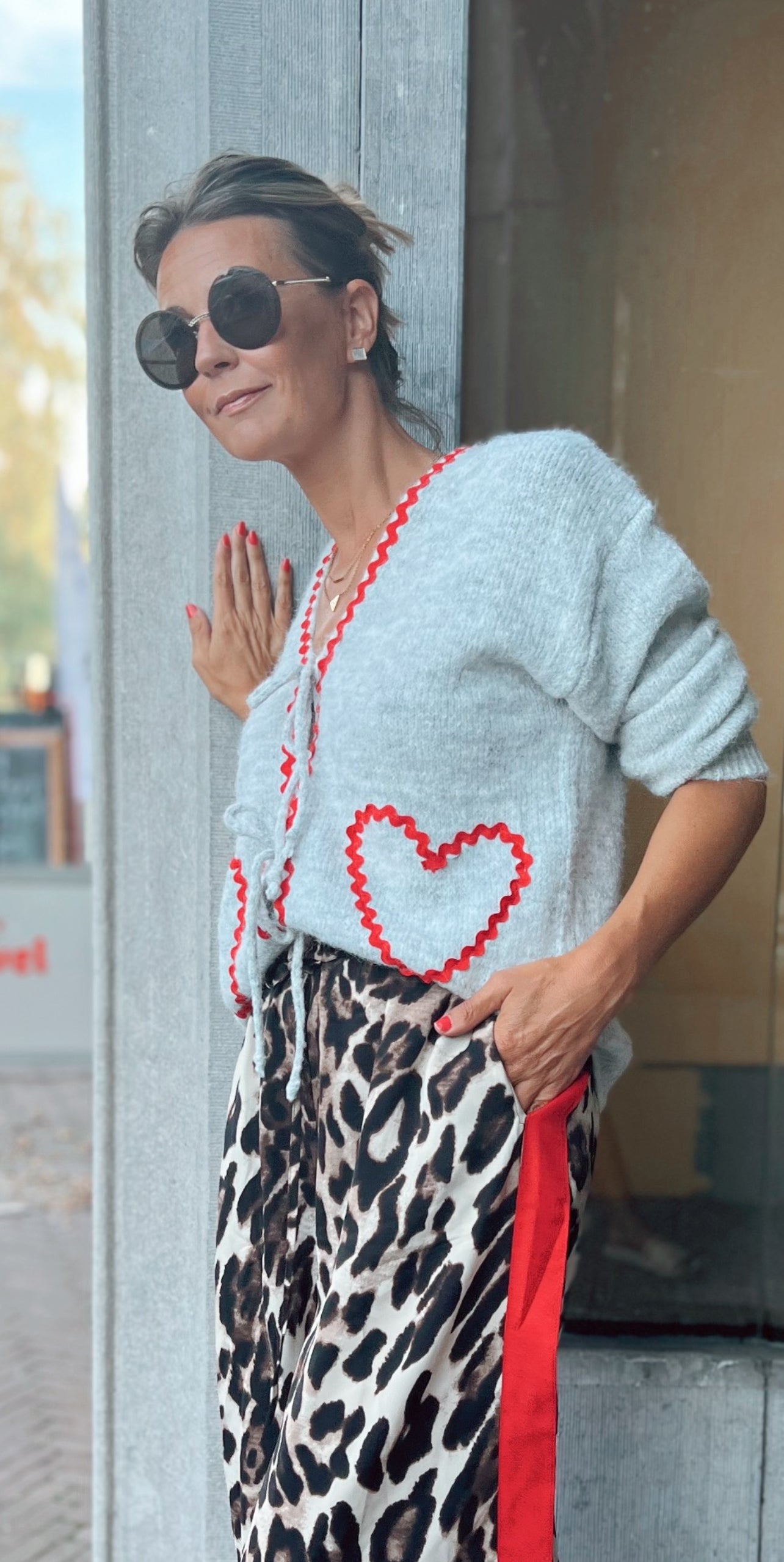 SWEETHEART CARDIGAN