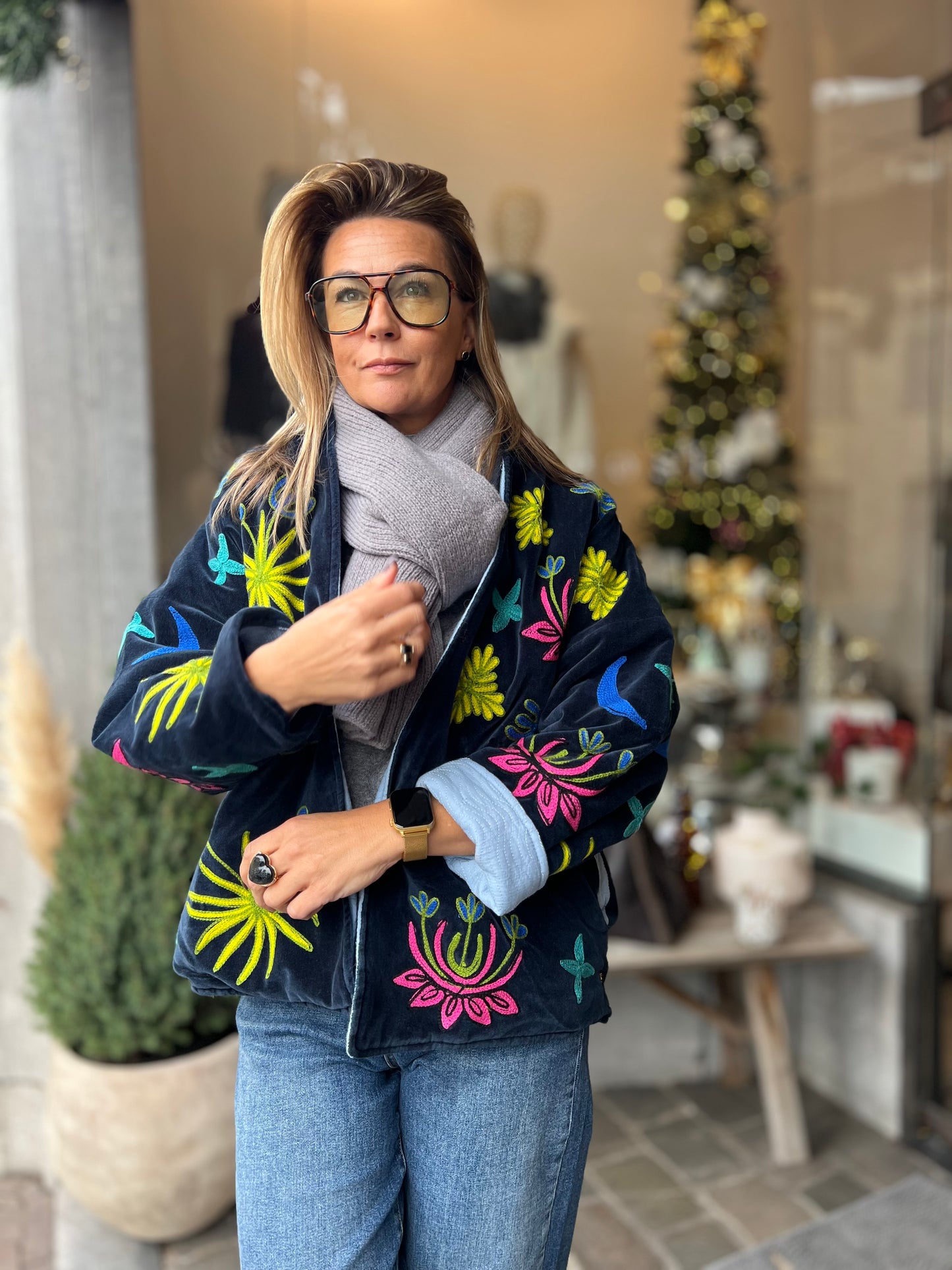 VELVEL BLUE JACKET ♥️ (the corner)