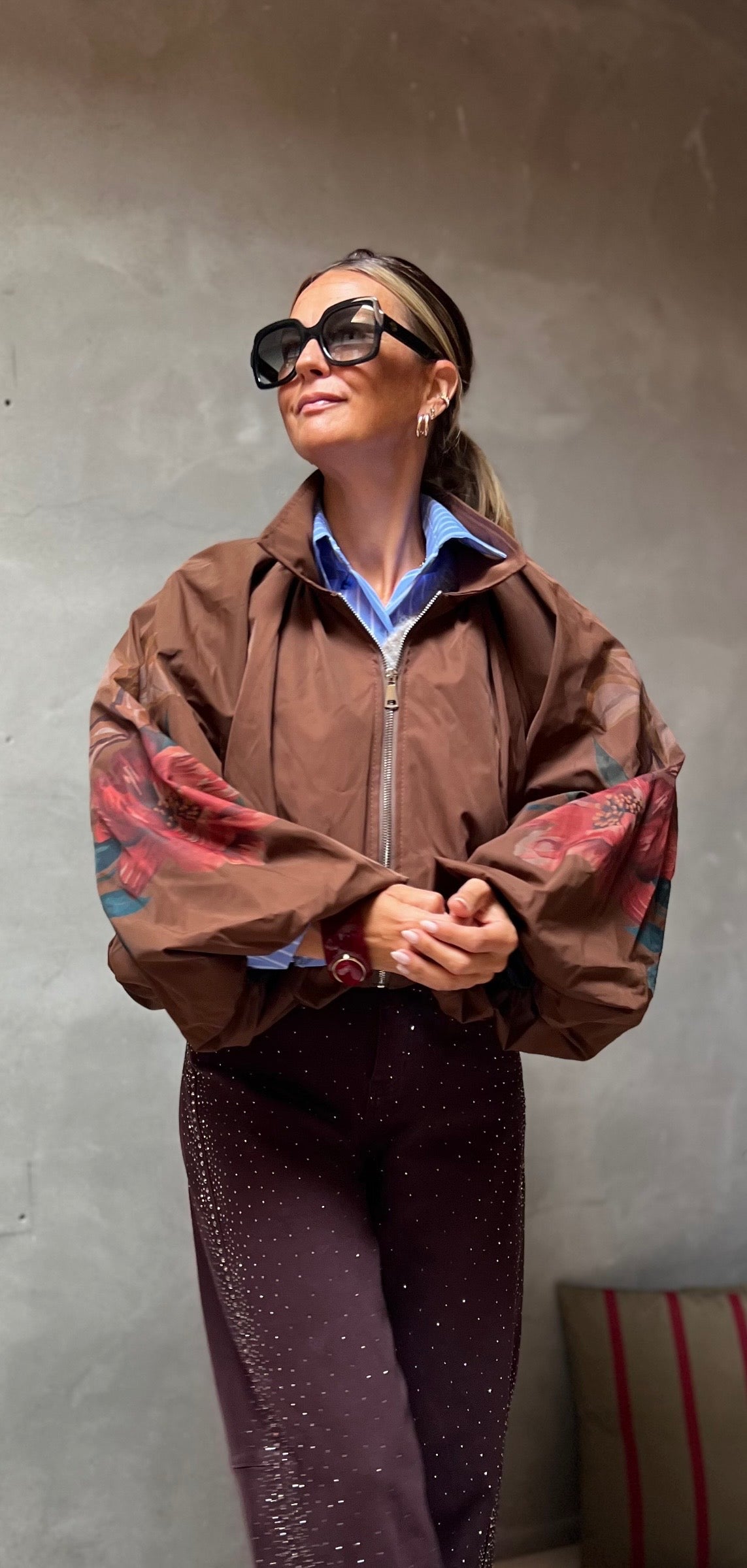 LEONIE BOMBER CAMEL FLORAL