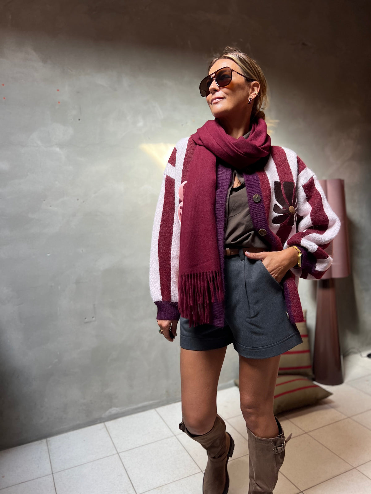 BURGUNDY BLOOM CARDIGAN