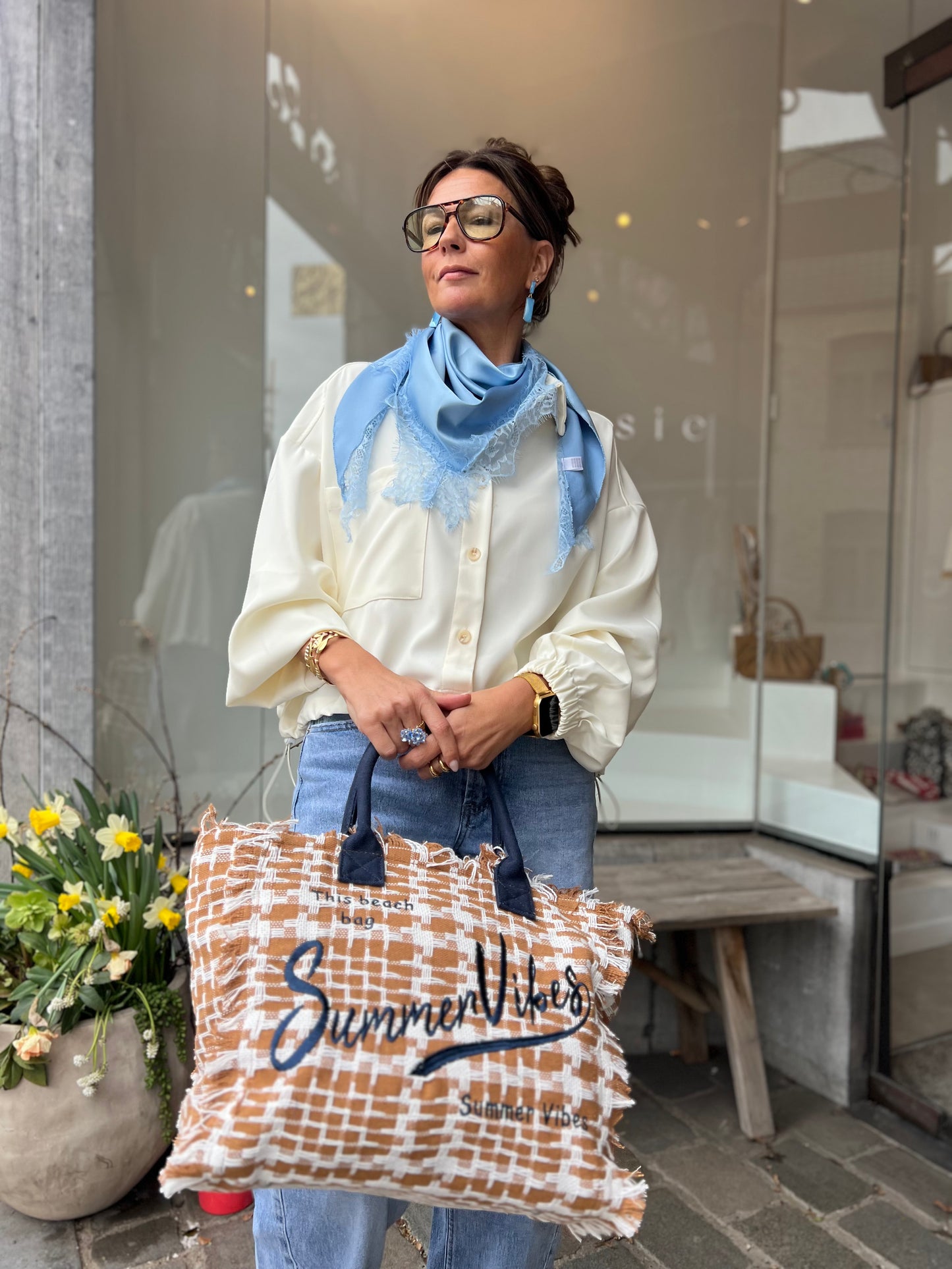 SATIN LACE BLUE TRIANGLE