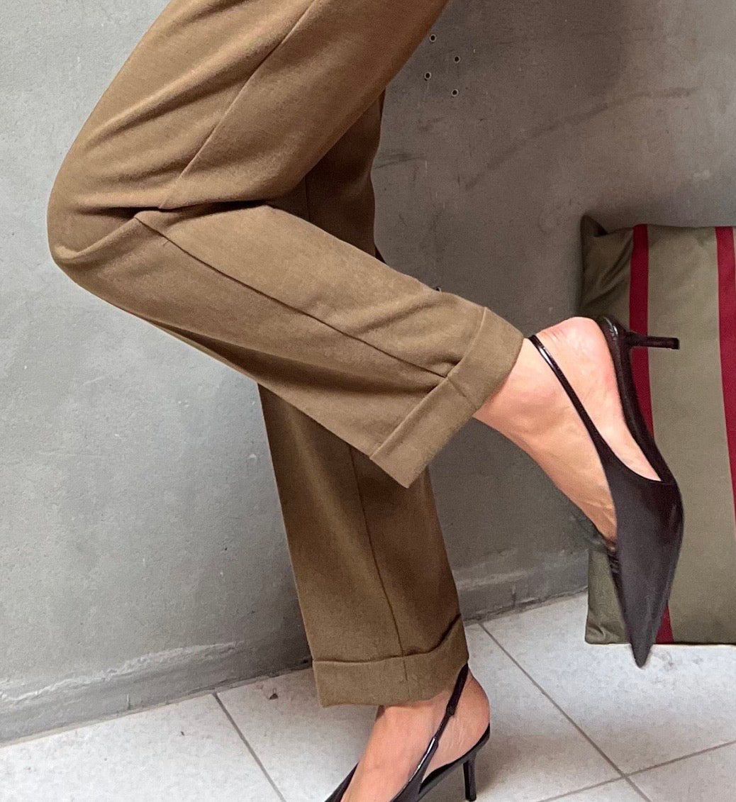 KITTEN HEEL SLINGBACKS