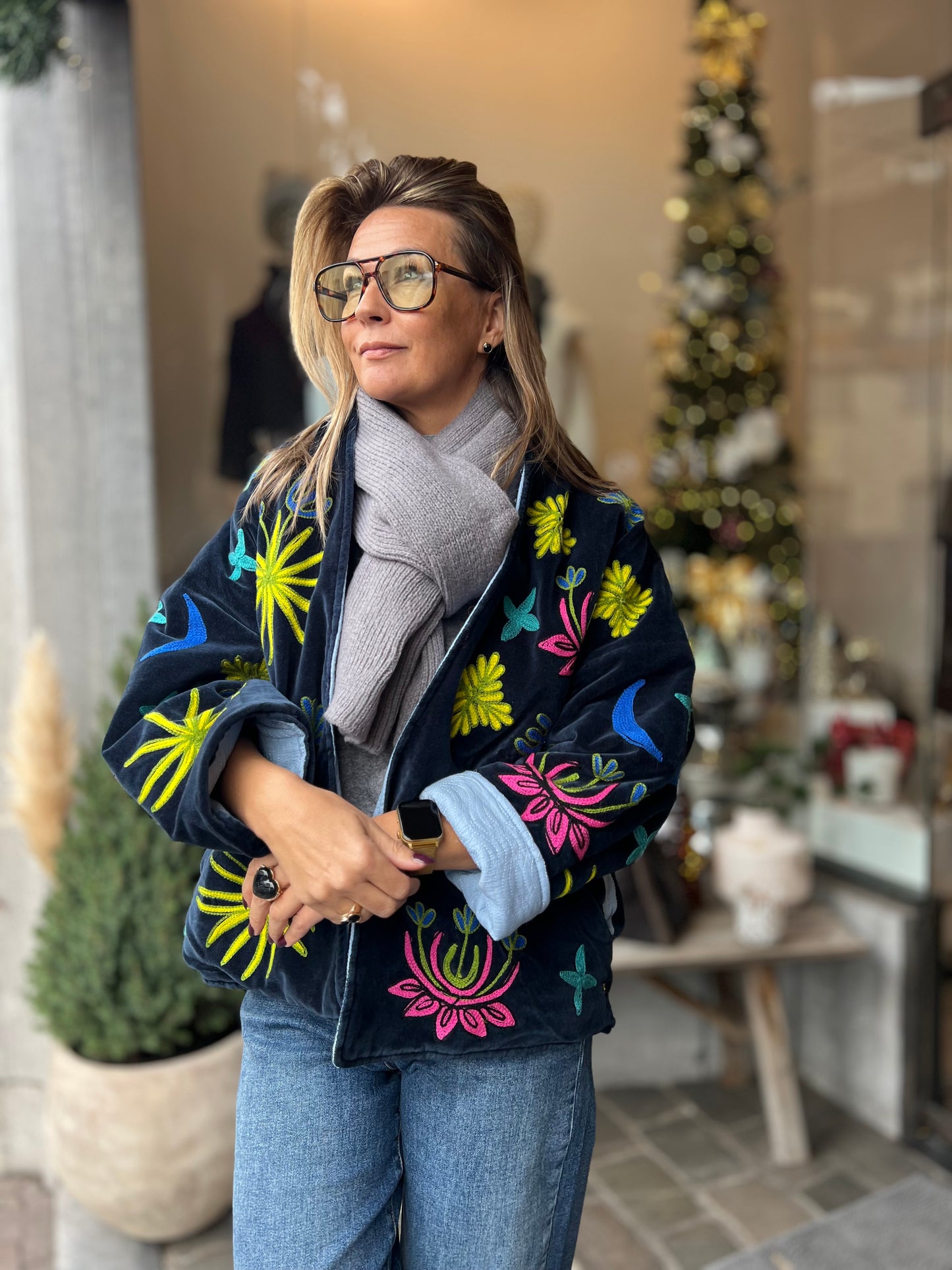 VELVEL BLUE JACKET ♥️ (the corner)