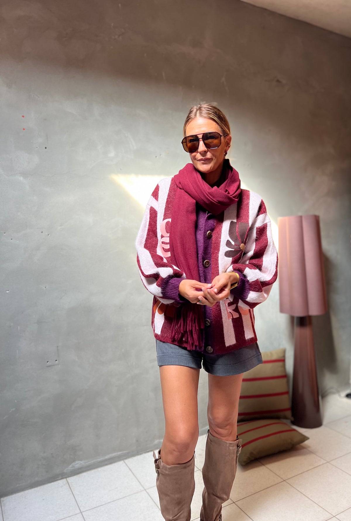 BURGUNDY BLOOM CARDIGAN