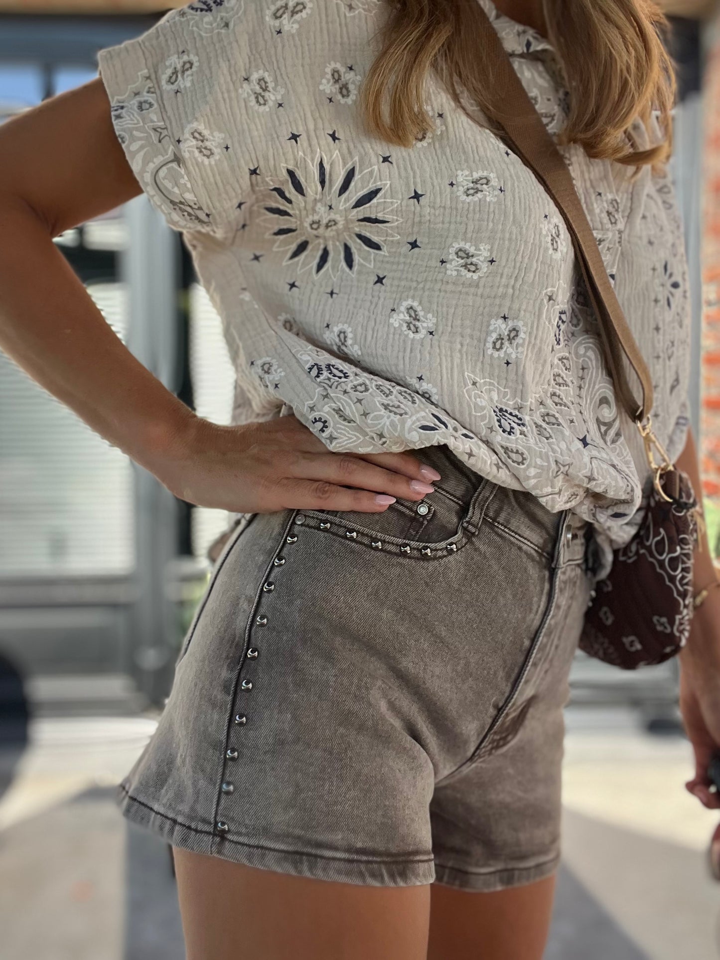 GIO SHORT