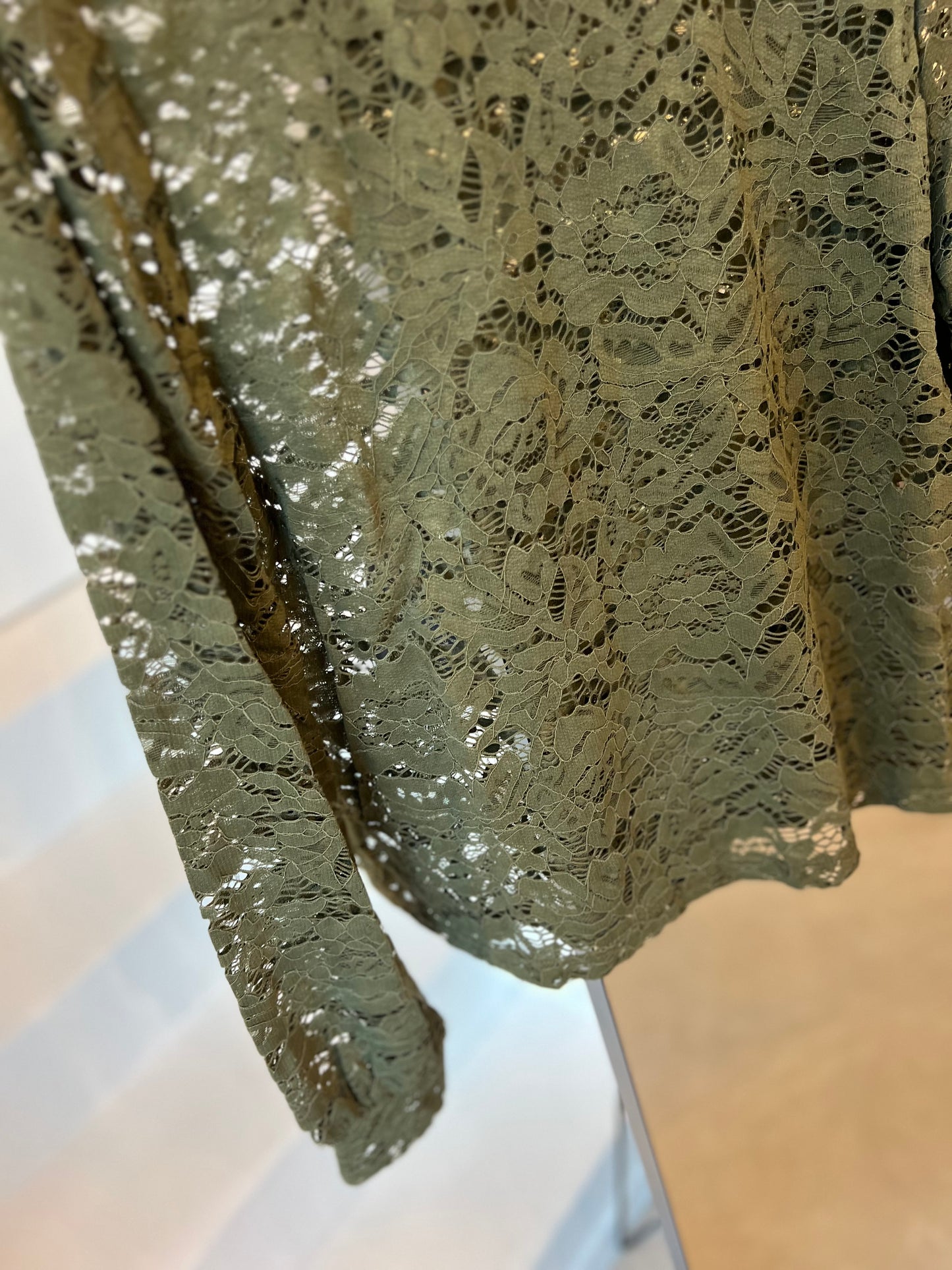 LACE TOP