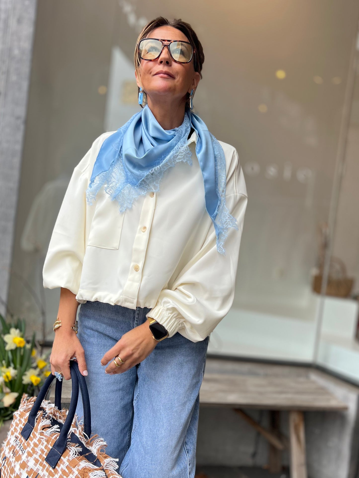 SATIN LACE BLUE TRIANGLE