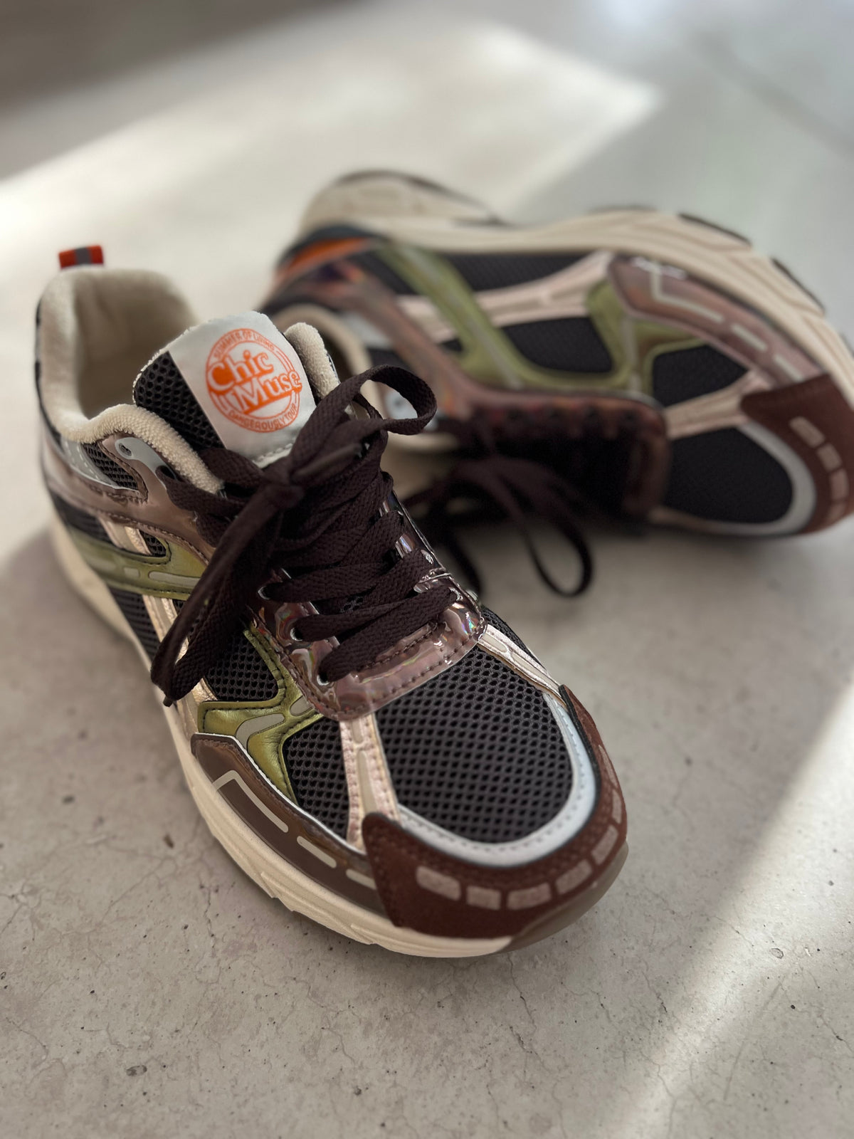 YURA RUNNER SNEAKERS 🤎🫒
