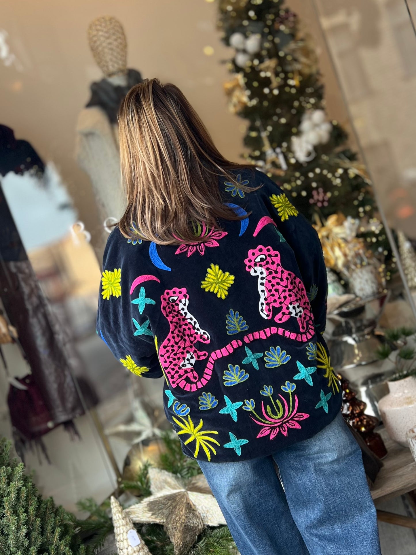 VELVEL BLUE JACKET ♥️ (the corner)