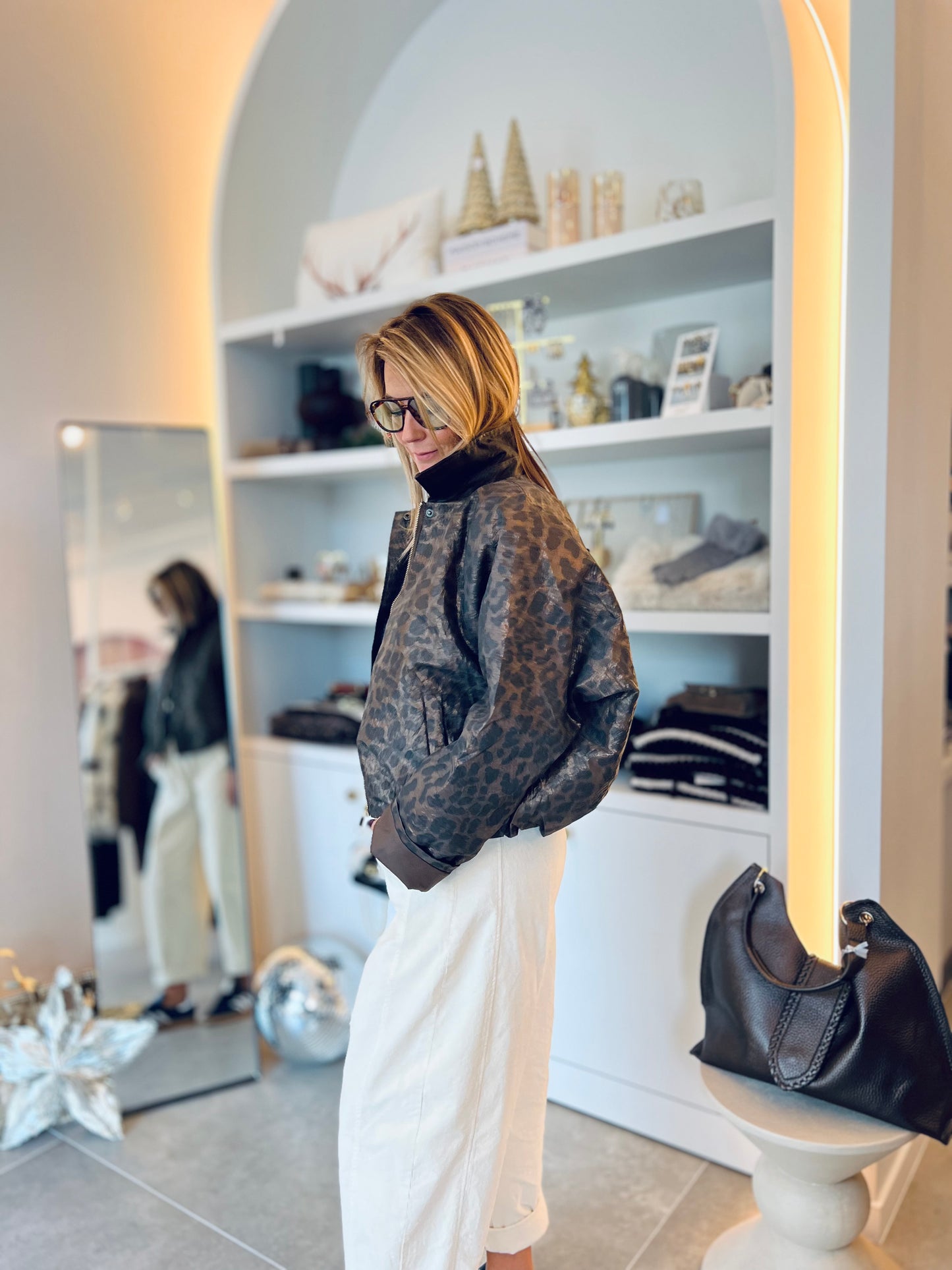 SOFT METALLIC LÉO BOMBER JACKET