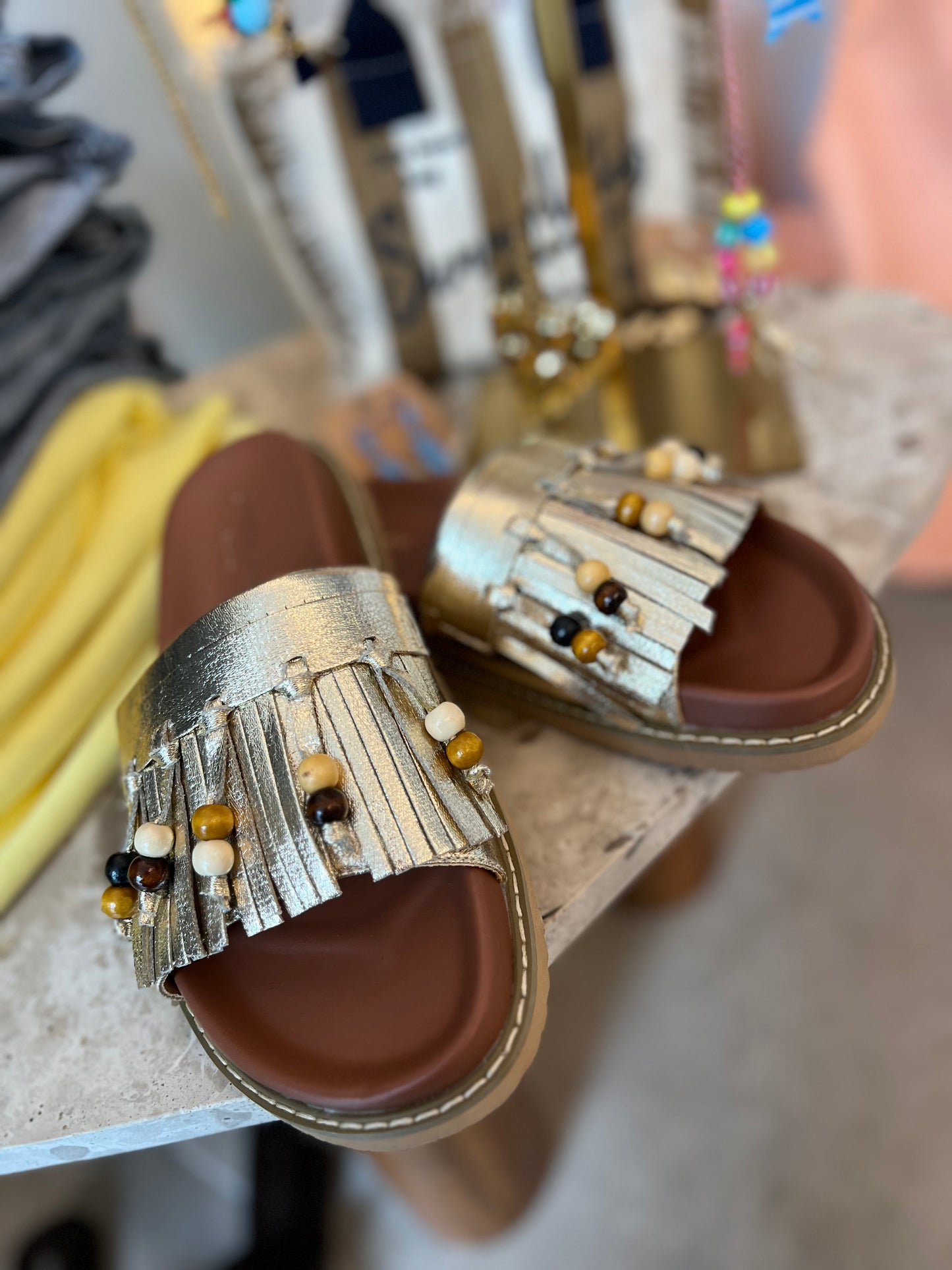 BACHA SLIPPERD GOLD