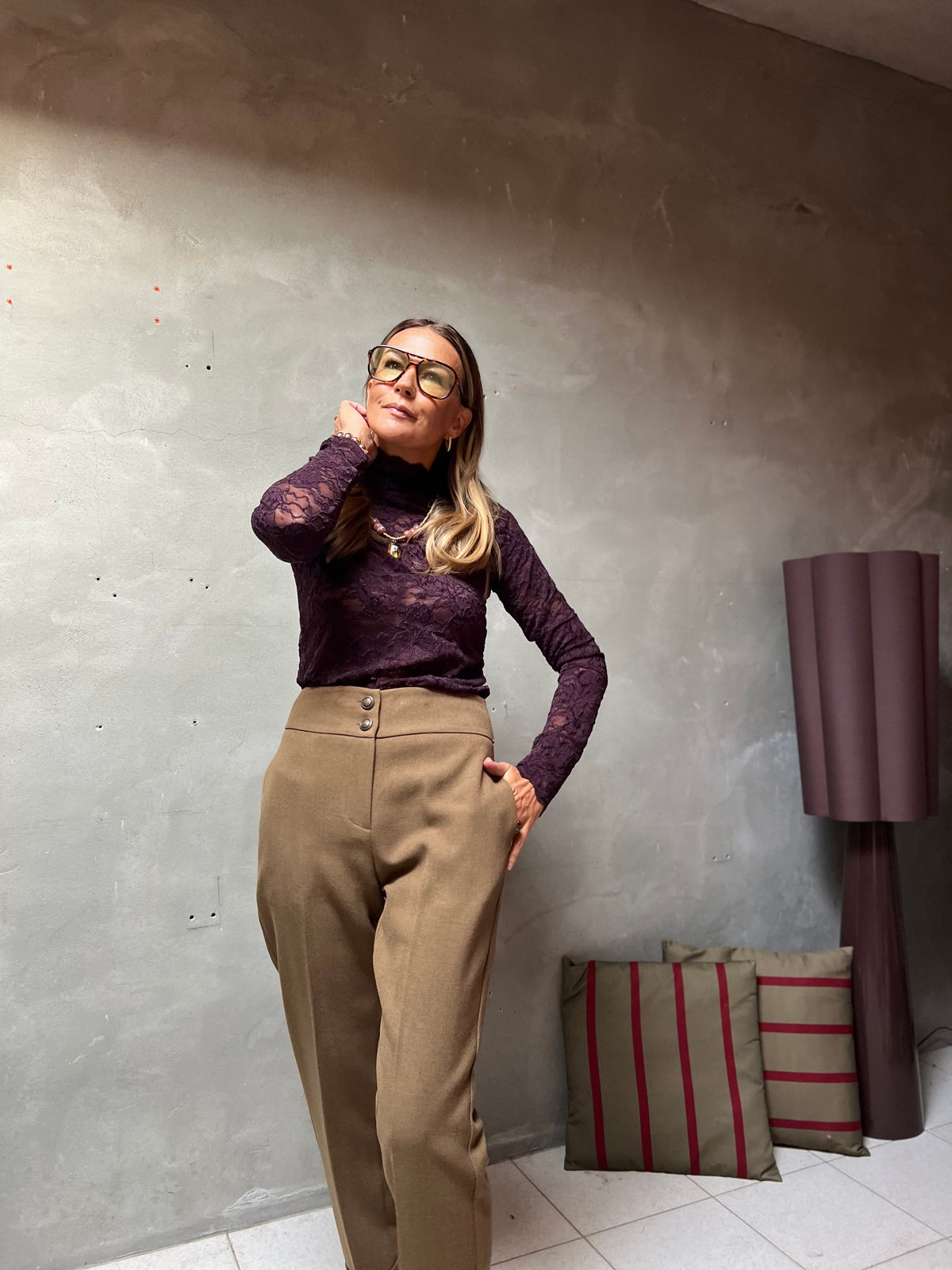 BURGUNDY LACE TOP
