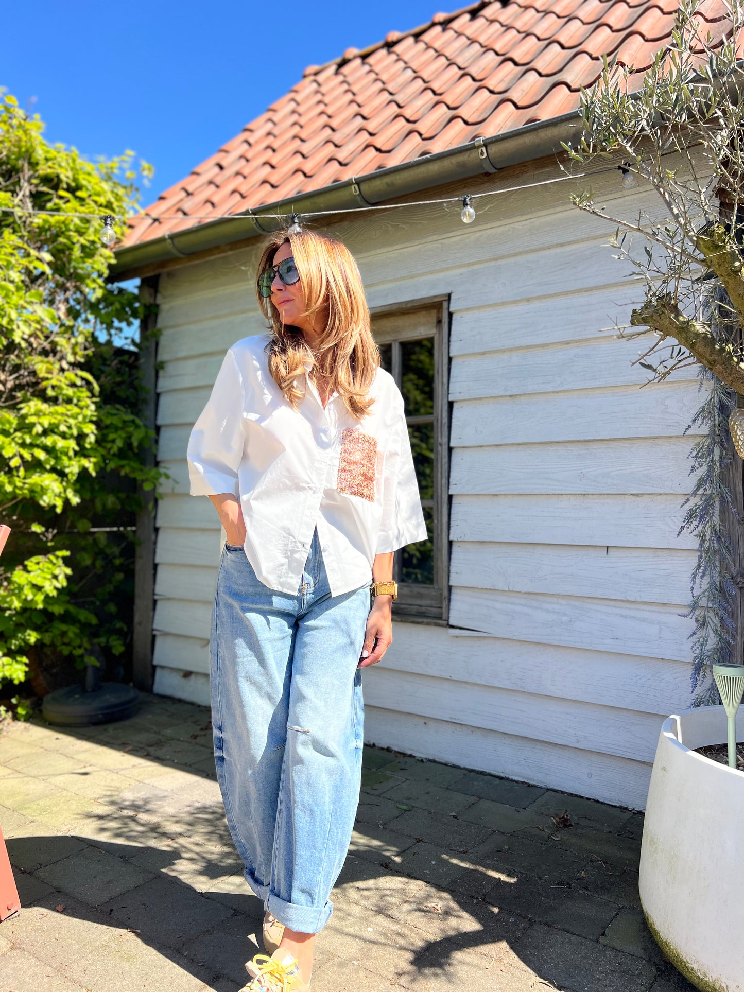 WHITE SEQUIN GOLD BLOUSE